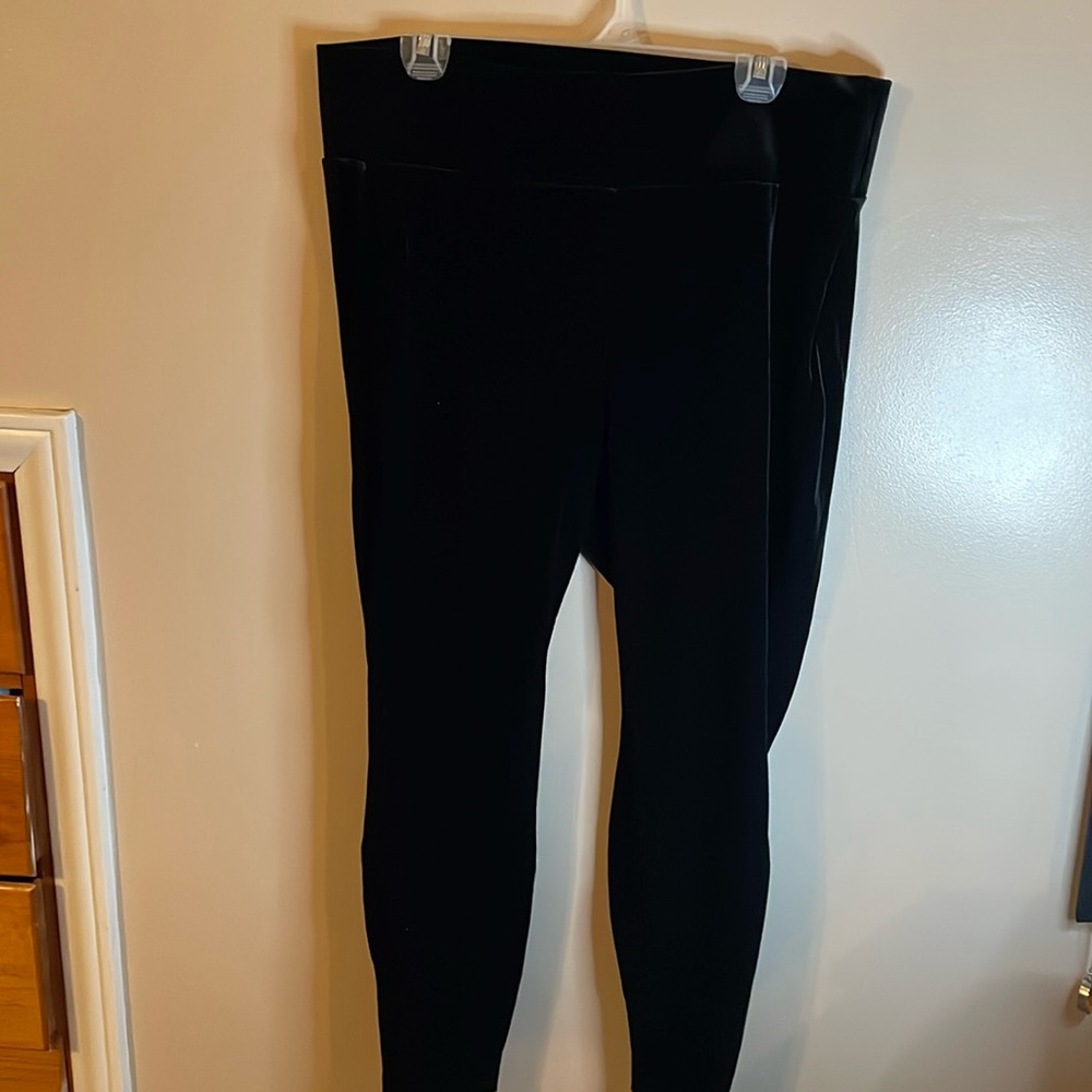 Black velvet leggings size 1X